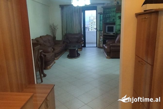 Shtepi me qera Apartament ne Fier, 2+1, Mobilimi E mobiluar, Pagesa 28,000  Leke.