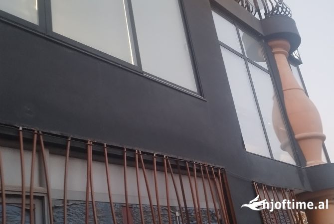 Shtepi me qera Apartament ne Fier, 2+1, Mobilimi E mobiluar, Pagesa 28,000  Leke.