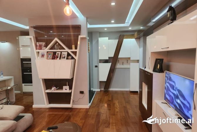 Shtepi me qera 3+1 ne Tirane - 1,000 Euro