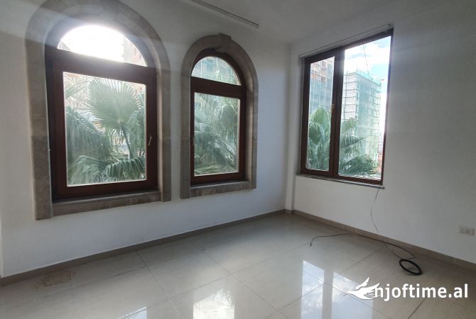 JEPET ME QERA GODINE BIZNESI 5 KATESHE