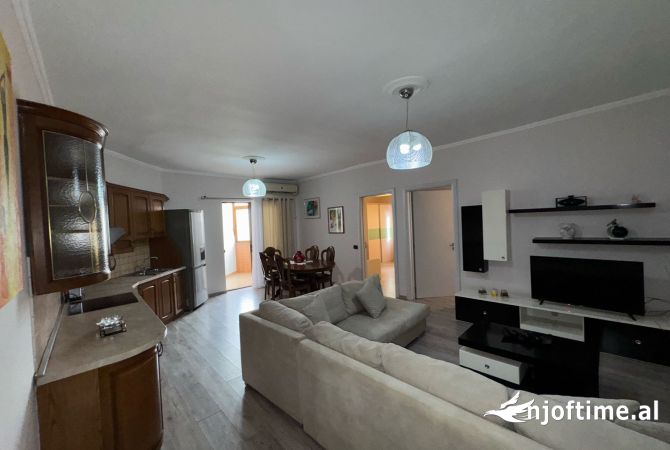 Shtepi me qera 2+1 ne Tirane - 650 Euro