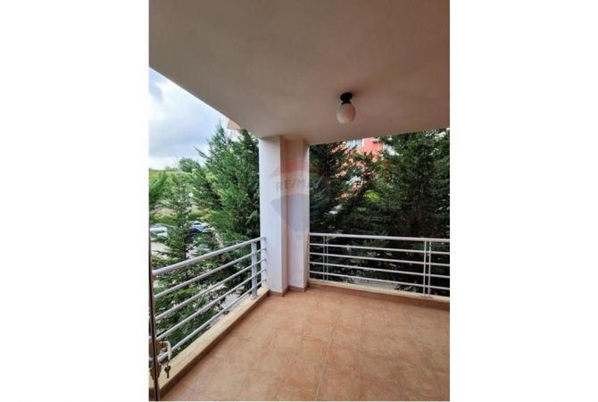 Shtepi me qera 2+1 ne Tirane - 370 Euro