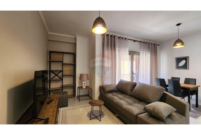 Shtepi me qera 2+1 ne Tirane - 800 Euro