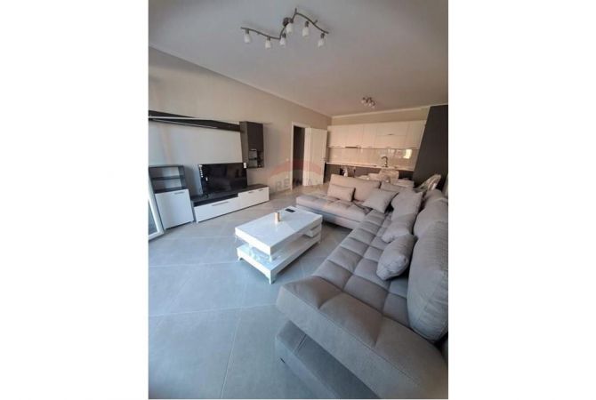 Shtepi me qera 2+1 ne Tirane - 500 Euro