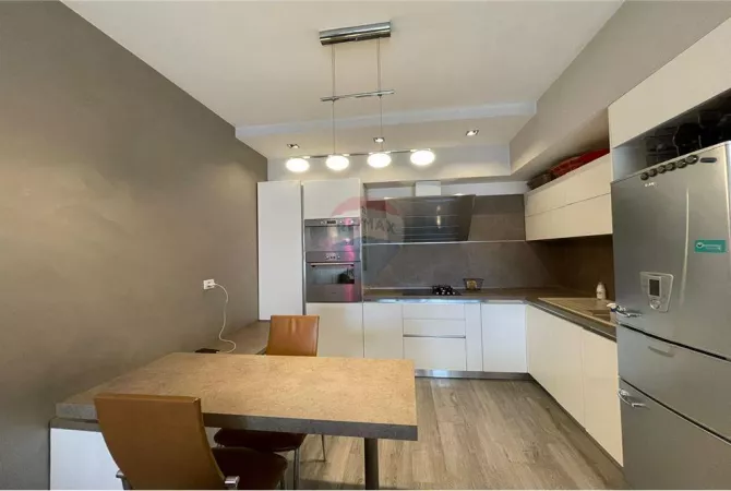 Shtepi me qera 2+1 ne Tirane - 650 Euro