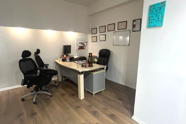 Ambient biznesi me qera 3+1 ne Tirane - 450 Euro