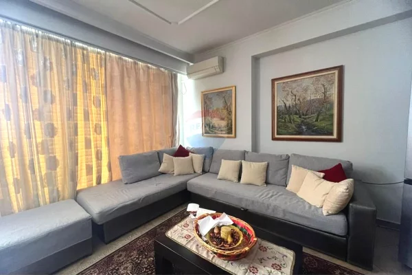 Shtepi me qera 2+1 ne Tirane - 700 Euro