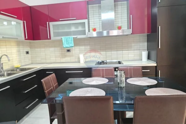 Shtepi me qera 2+1 ne Tirane - 600 Euro