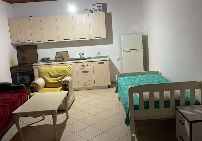 Shtepi me qera 2+1 ne Tirane - 17,000 Leke