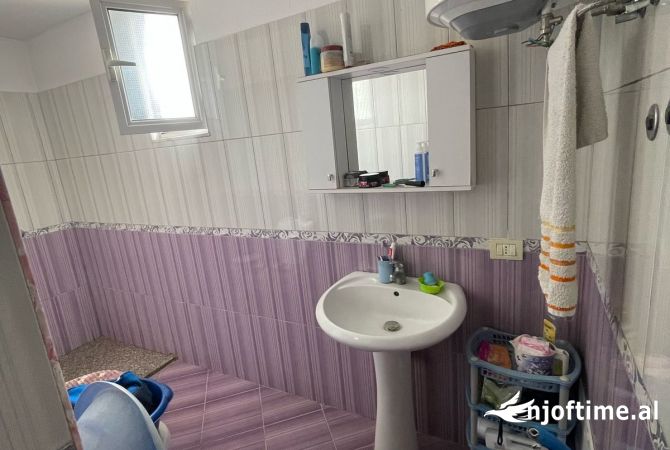 Shtepi me qera 2+1 ne Durres - 30,000 Leke