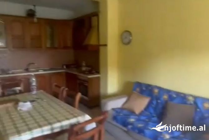 Shtepi me qera Duplex(shtepi me 2 kate) ne Tirane, 4+1, Mobilimi E mobiluar, Pagesa 600  Euro.