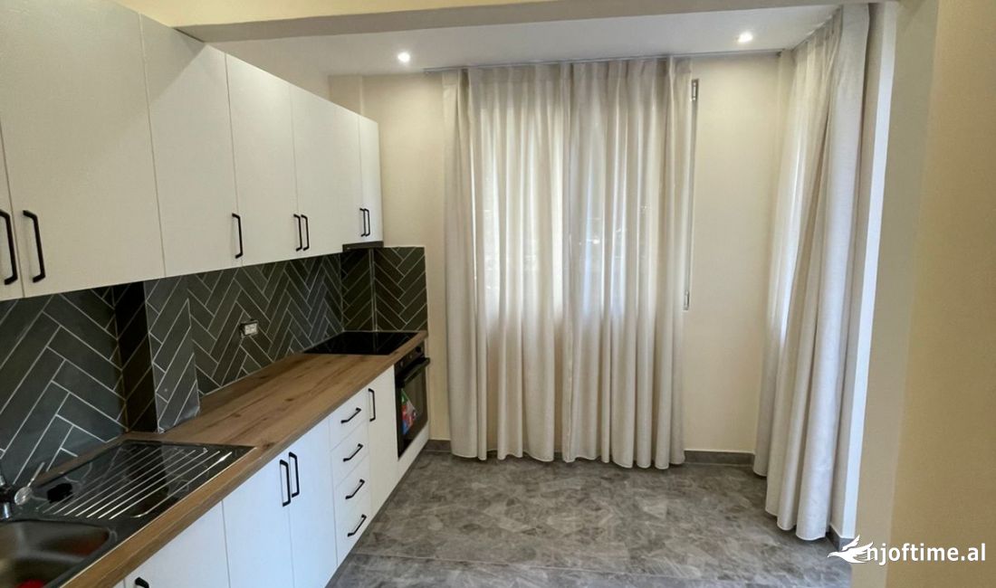 Shtepi me qera Apartament ne Tirane, 1+1, Mobilimi E mobiluar, Pagesa 700  Euro.