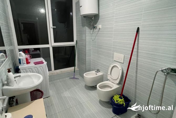 Shtepi me qera Apartament ne Tirane, 1+1, Mobilimi E mobiluar, Pagesa 700  Euro.