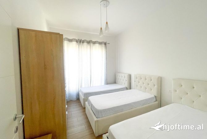Shtepi ne shitje Apartament ne Tirane, 2+1, Mobilimi E mobiluar, Pagesa 420,000  Euro.