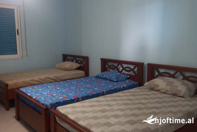 Shtepi ne shitje Apartament ne Tirane, 4+1, Mobilimi E mobiluar, Pagesa 170,000  Euro.