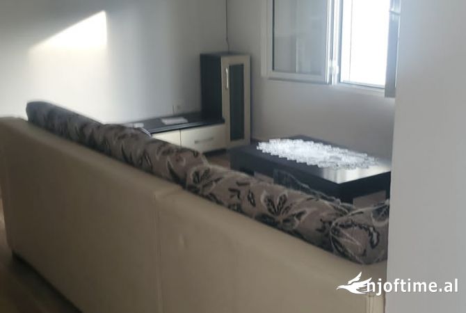 Shtepi me qera 1+1 ne Tirane - 300 Euro