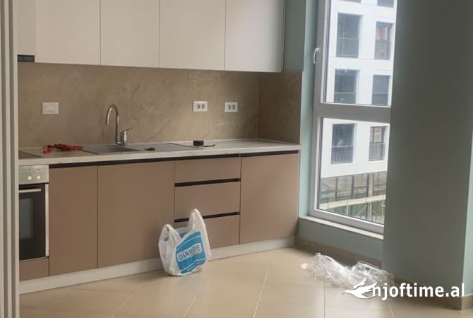 Shtepi me qera Apartament ne Tirane, 2+1, Mobilimi Pjeserisht e mobiluar, Pagesa 500  Euro.