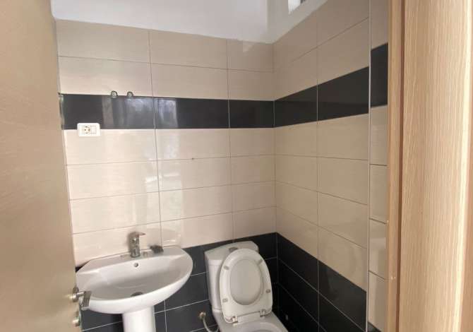 Business Property for Rent 1+1 in Tirana - 200 Euro