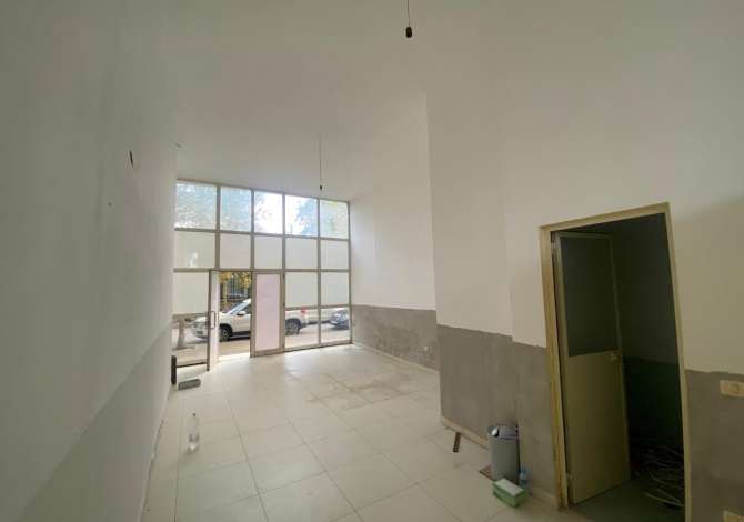 Jepet ambjent biznezi per qera tek rruga "Panorama"