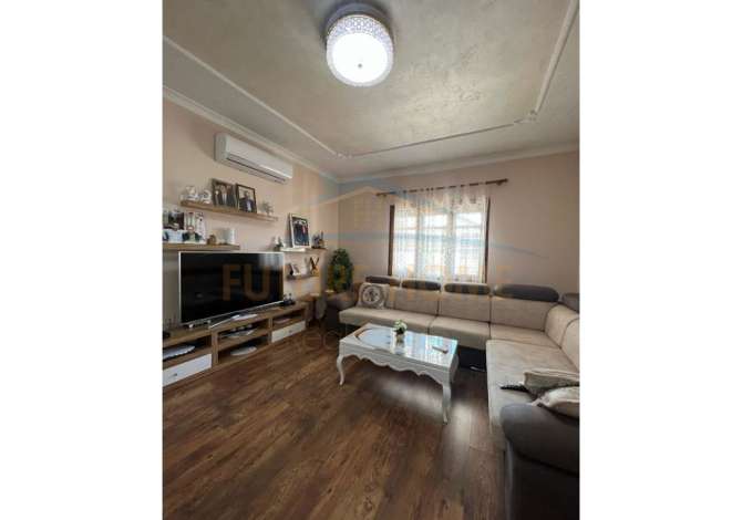 Shtepi ne shitje Shtepi Private ne Tirane, 5+1, Mobilimi E mobiluar, Pagesa 230,000  Euro.