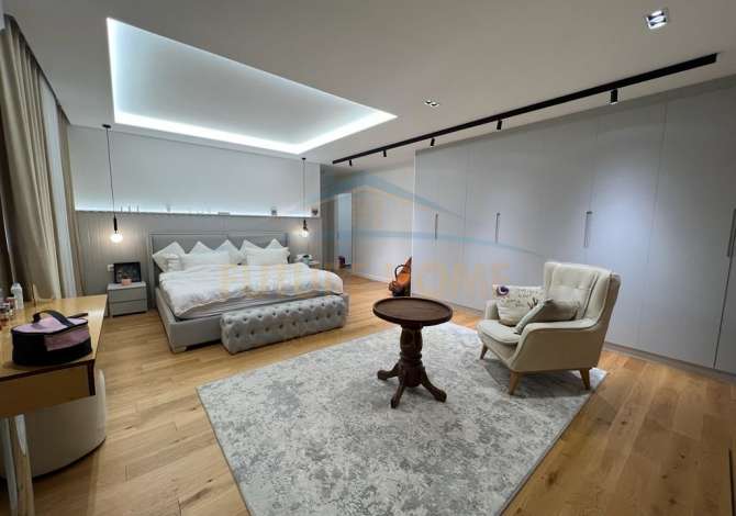 Shtepi ne shitje Apartament ne Tirane, 3+1, Mobilimi E mobiluar, Pagesa 375,000  Euro.