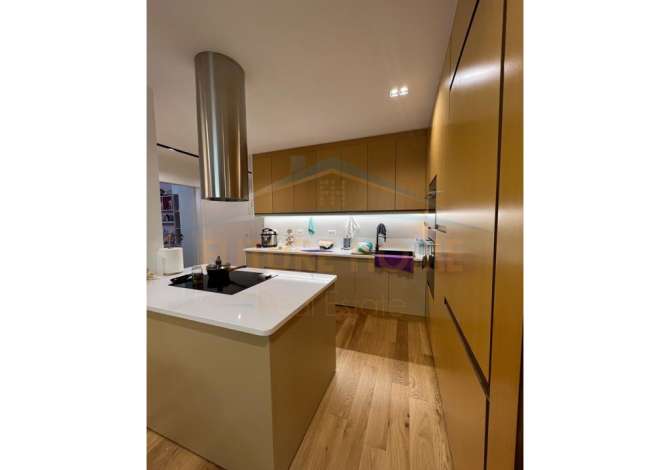 Shtepi ne shitje Apartament ne Tirane, 3+1, Mobilimi E mobiluar, Pagesa 375,000  Euro.