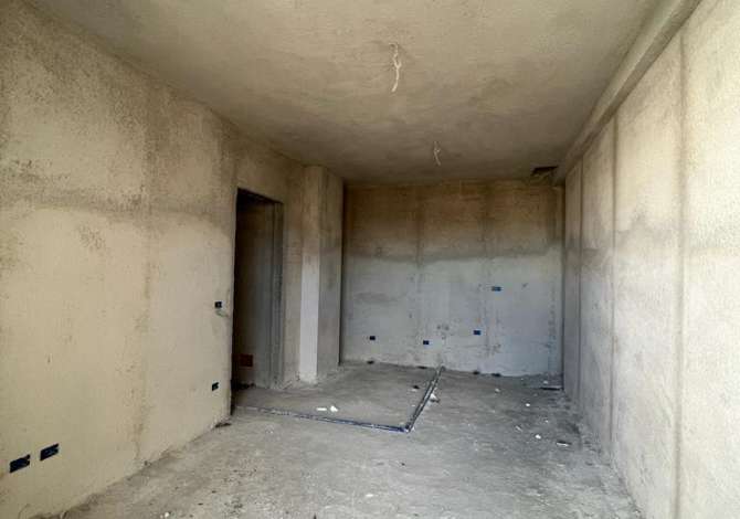 Shtepi ne shitje Apartament ne Tirane, 2+1, Mobilimi Bosh, pa mobiluar, Pagesa 89,500  Euro.