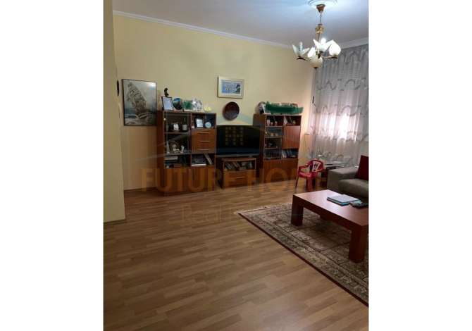 Shtepi me qera 4+1 ne Tirane - 900 Euro