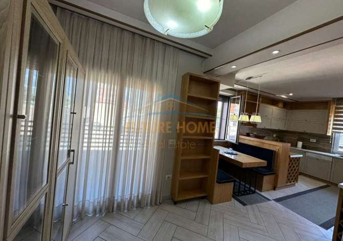 Shtepi me qera 3+1 ne Tirane - 1,900 Euro