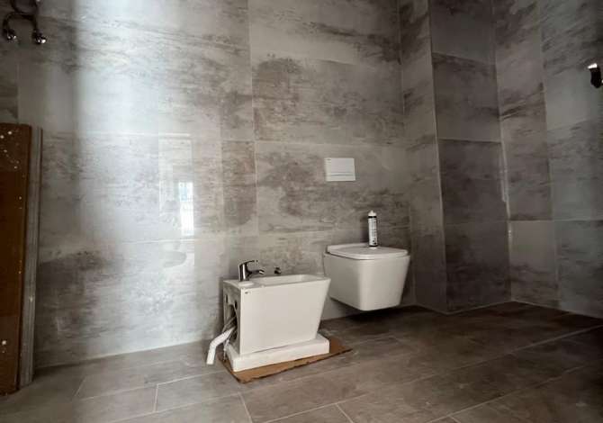 Shtepi ne shitje Apartament ne Tirane, 3+1, Mobilimi Bosh, pa mobiluar, Pagesa 313,600  Euro.