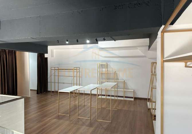 Ambient biznesi me qera 3+1 ne Tirane - 1,000 Euro