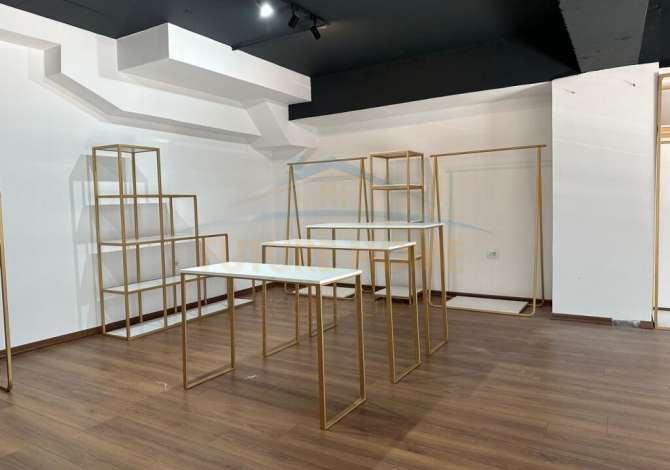 Per Qera, Ambient Biznesi, Rruga e Kavajes , Tirane