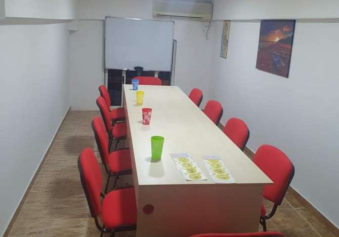 Ambient biznesi me qera 1+1 ne Tirane - 300 Euro