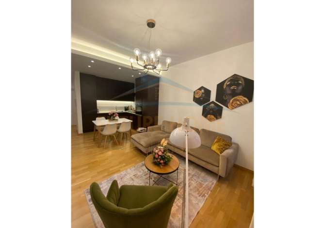 Shtepi me qera 2+1 ne Tirane - 900 Euro