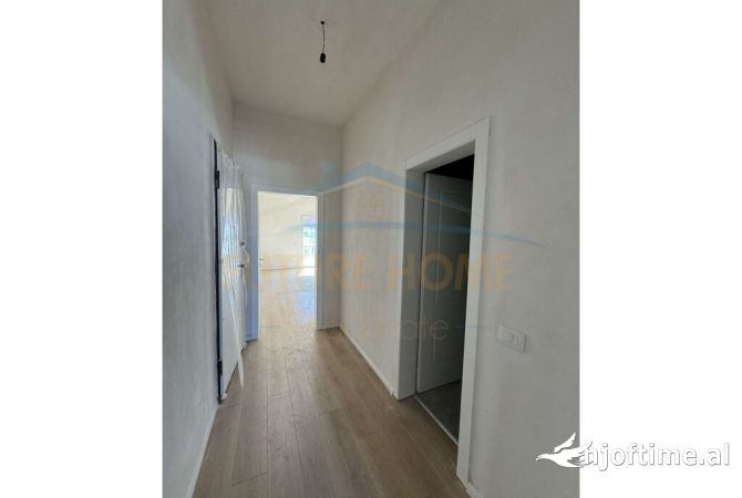 Shtepi me qera 2+1 ne Tirane - 400 Euro