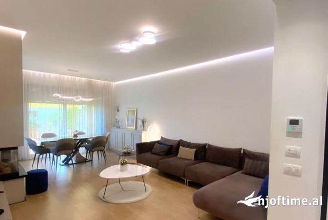 Shtepi me qera 2+1 ne Tirane - 2,500 Euro