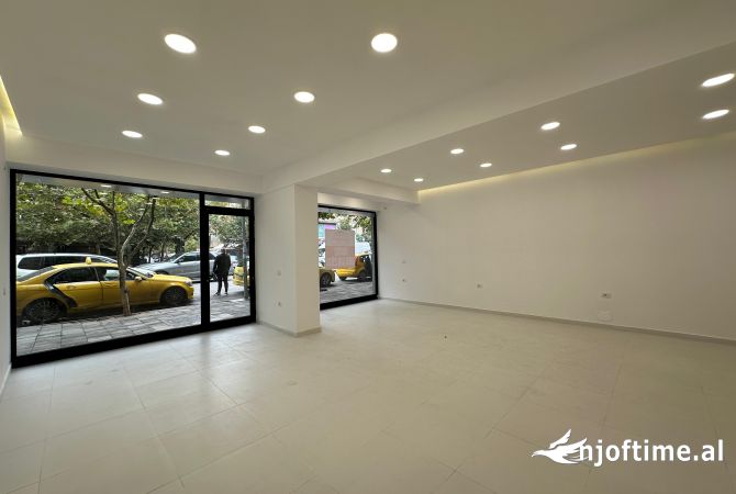 Ambient biznesi me qera 1+1 ne Tirane - 2,000 Euro
