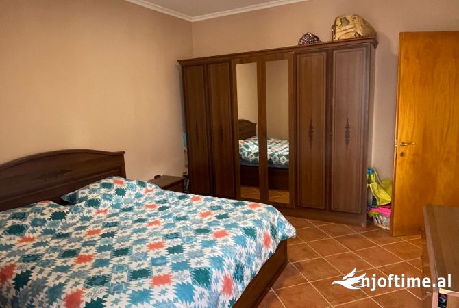 Shtepi ne shitje Apartament ne Durres, 1+1, Mobilimi E mobiluar, Pagesa 80,000  Euro.