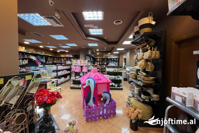 Qera, Ambient Biznesi, Blloku, Tirane.