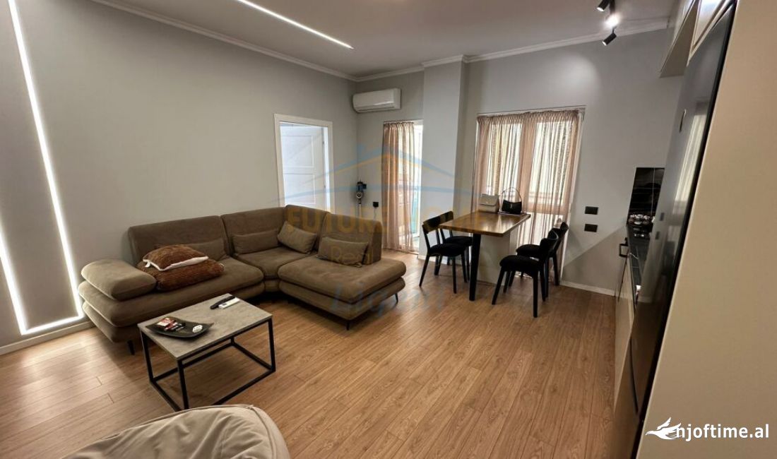 Shtepi ne shitje Apartament ne Tirane, 1+1, Mobilimi E mobiluar, Pagesa 120,000  Euro.