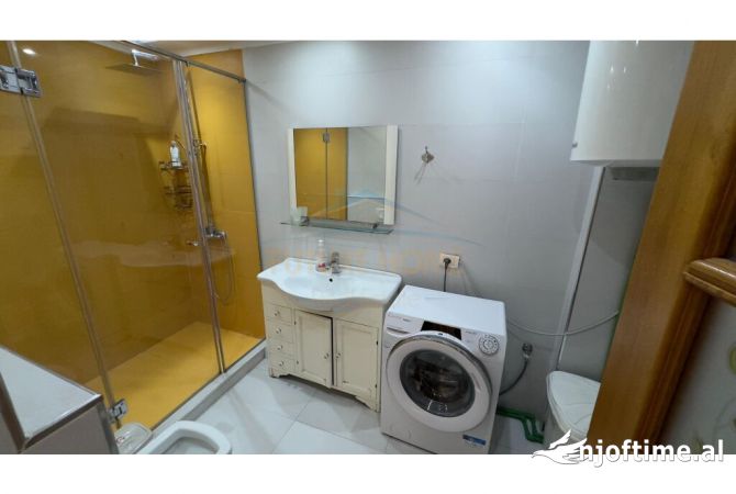 Shtepi me qera Apartament ne Tirane, 3+1, Mobilimi E mobiluar, Pagesa 1,000  Euro.