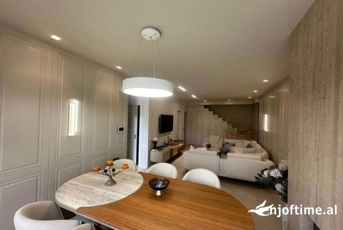 Shtepi ne shitje 3+1 ne Tirane - 470,000 Euro