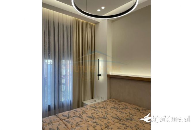 Shtepi me qera Apartament ne Tirane, 1+1, Mobilimi E mobiluar, Pagesa 900  Euro.