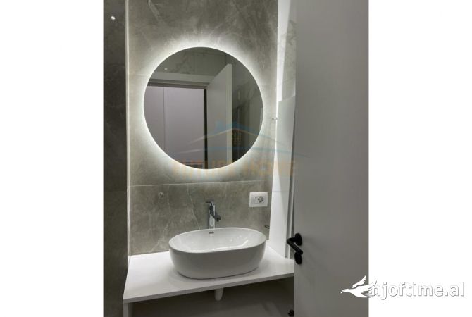 Shtepi me qera Apartament ne Tirane, 1+1, Mobilimi E mobiluar, Pagesa 900  Euro.