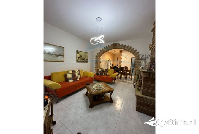 Shtepi ne shitje 2+1 ne Tirane - 220,000 Euro