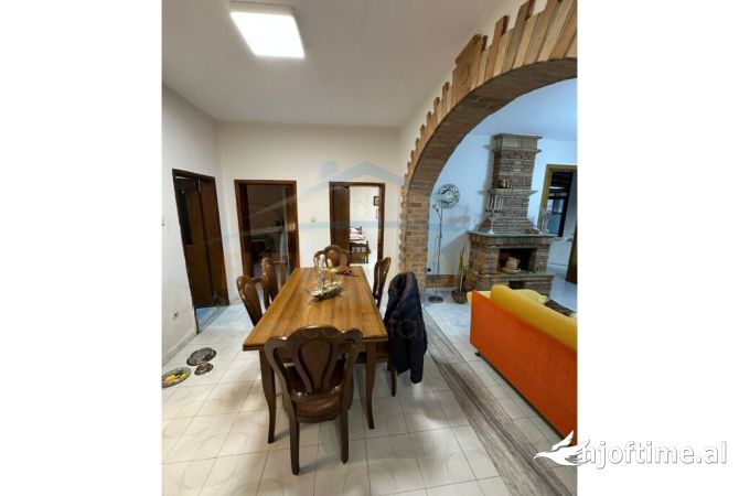 Shtepi ne shitje 2+1 ne Tirane - 220,000 Euro