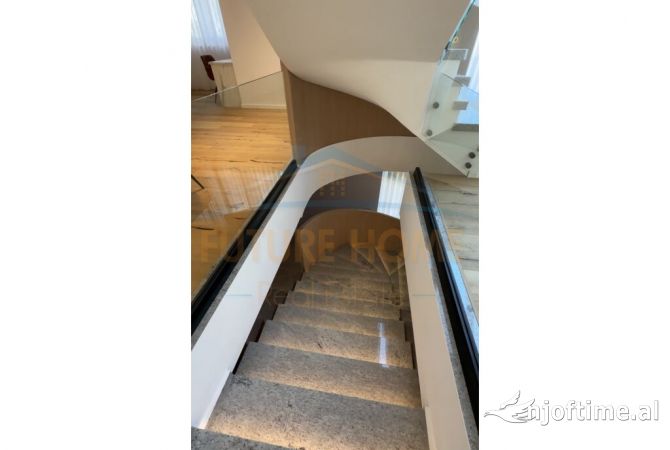 Shtepi me qera Vila Luksoze ne Tirane, 4+1, Mobilimi E mobiluar, Pagesa 5,000  Euro.