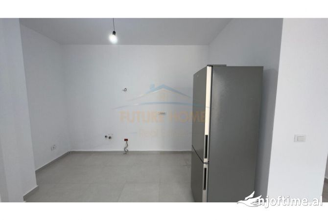 Shtepi me qera Apartament ne Tirane, 2+1, Mobilimi Bosh, pa mobiluar, Pagesa 750  Euro.