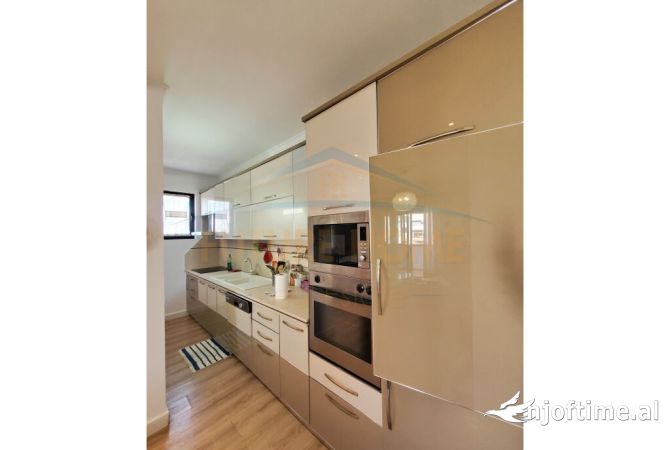 Shtepi me qera 3+1 ne Tirane - 900 Euro