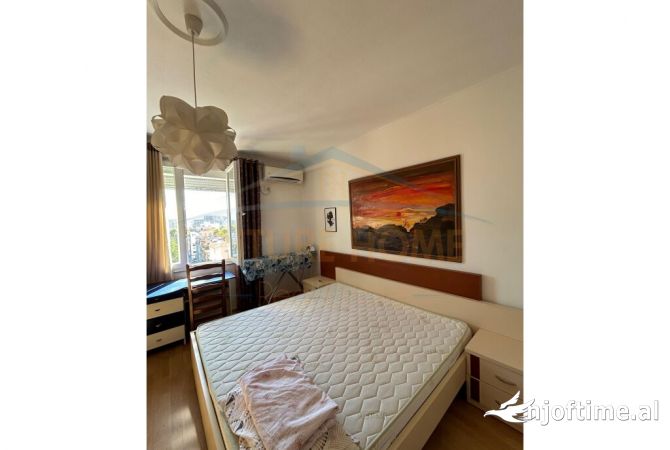 Shtepi me qera Apartament ne Tirane, 3+1, Mobilimi E mobiluar, Pagesa 900  Euro.